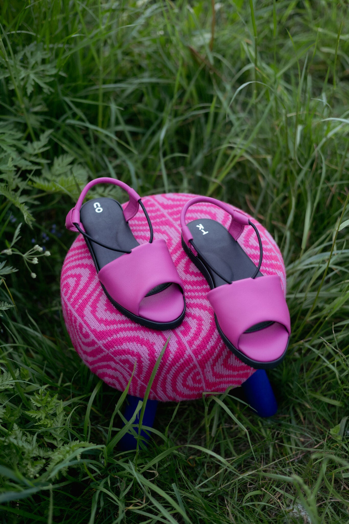 TOKU Berliini Sandaalit- Fuksia