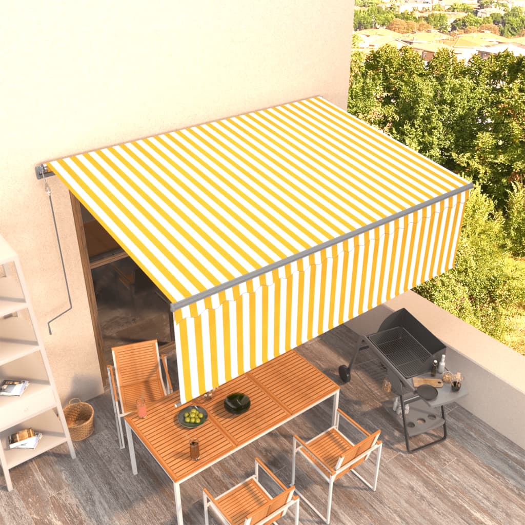 Automatically retractable awning with curtains 4.5x3 m yellow and white.