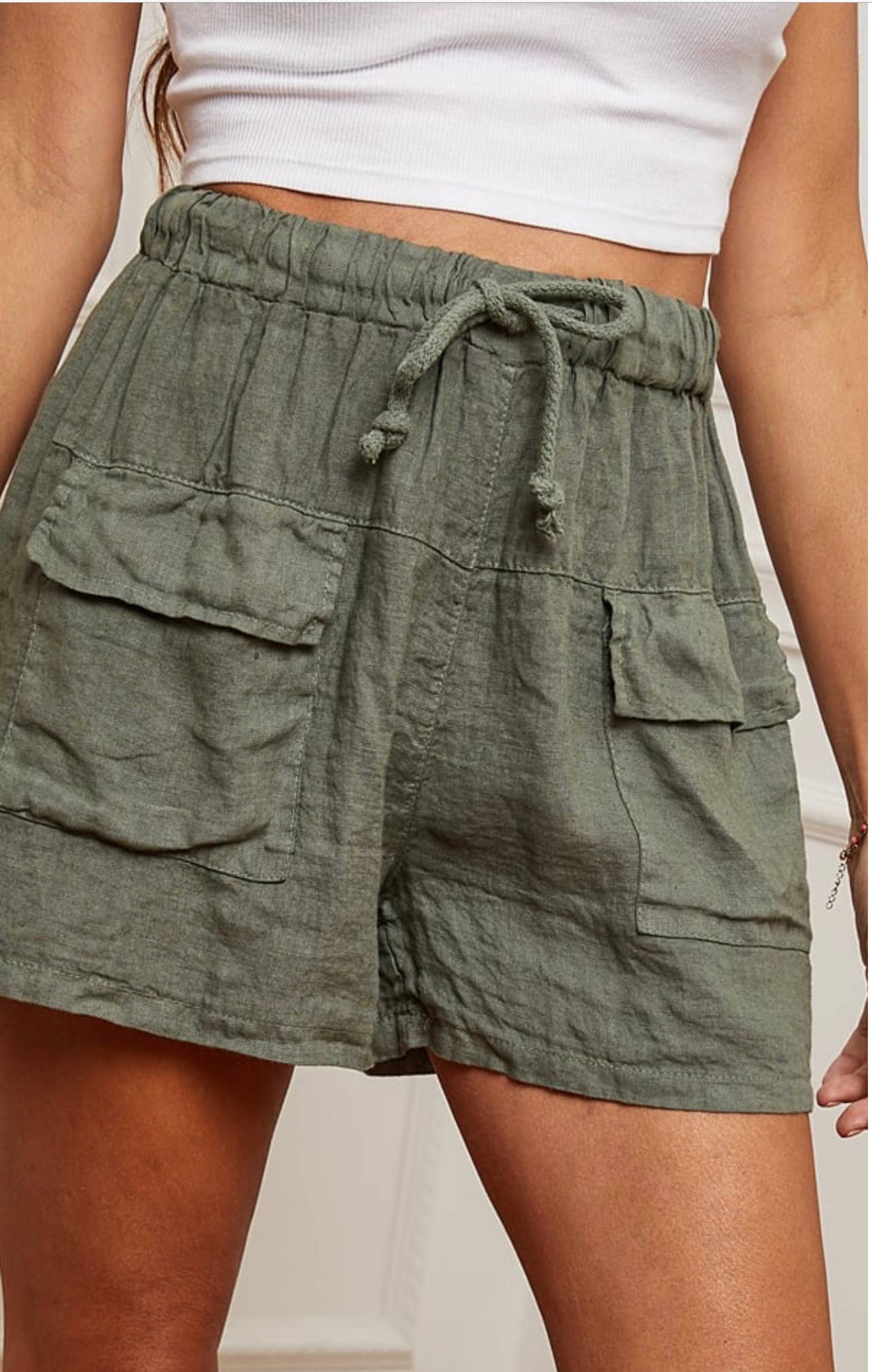 Naisten pellavashortsit – khaki, 100% pellavaa, yksi koko 38–44