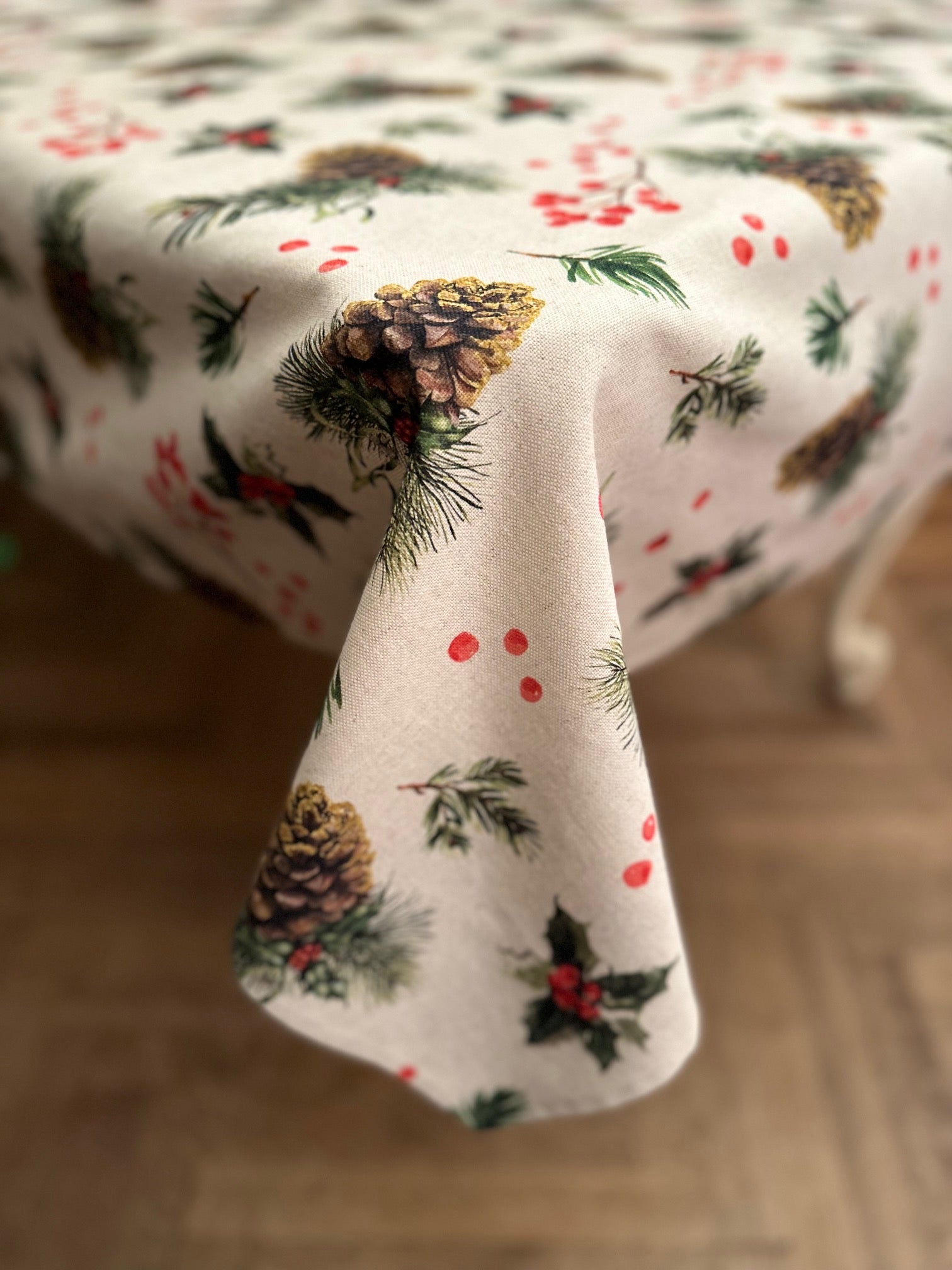 Winter Motive Golden Pine Rectangular Tablecloth