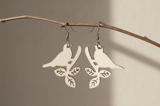 Metsämaahisen Lintu – puiset korvakorut