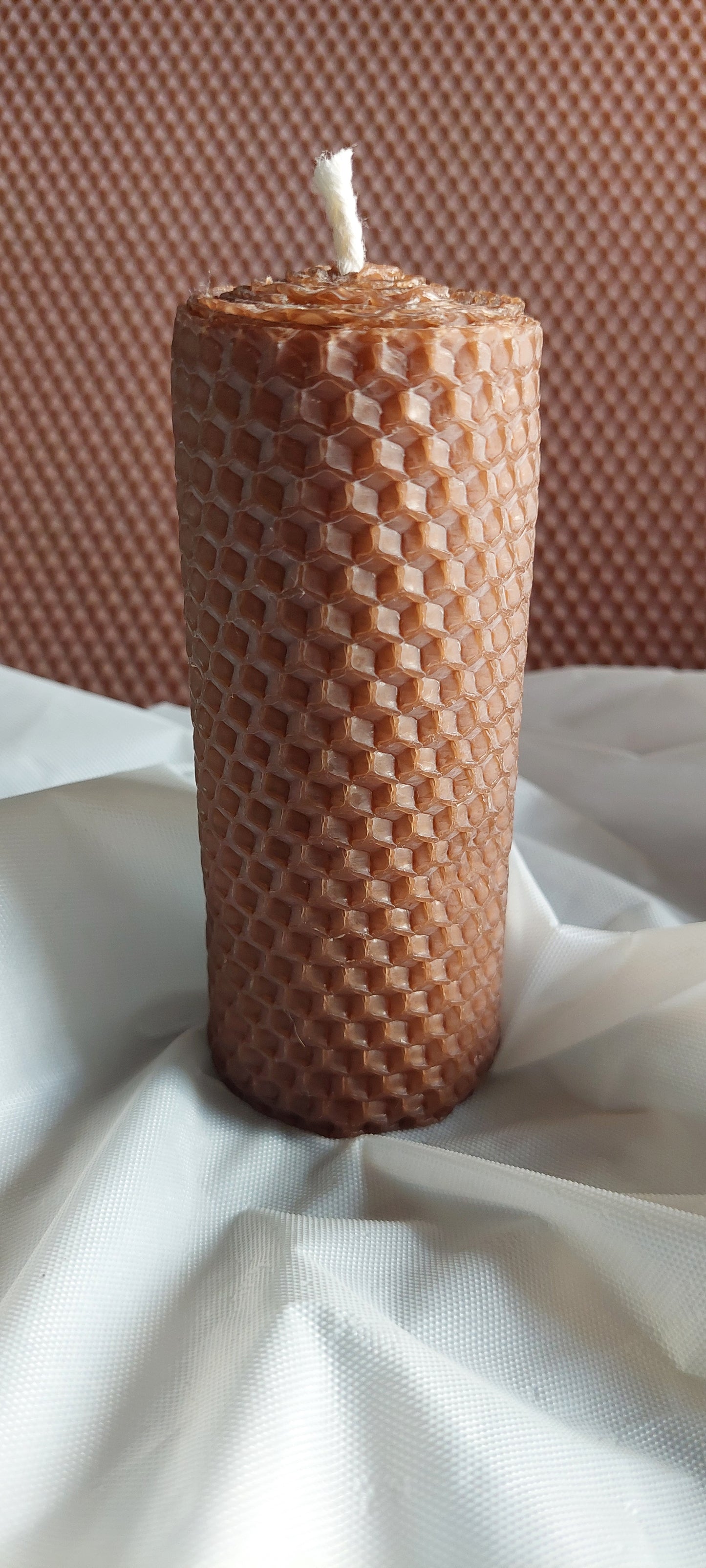 Kanervan sävyinen pöytäkynttilä mehiläisvahasta