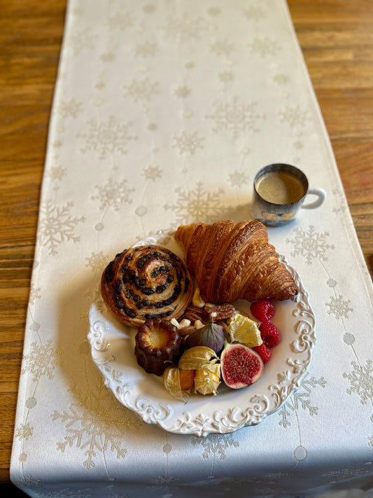 Table Runner - Golden Snowfall